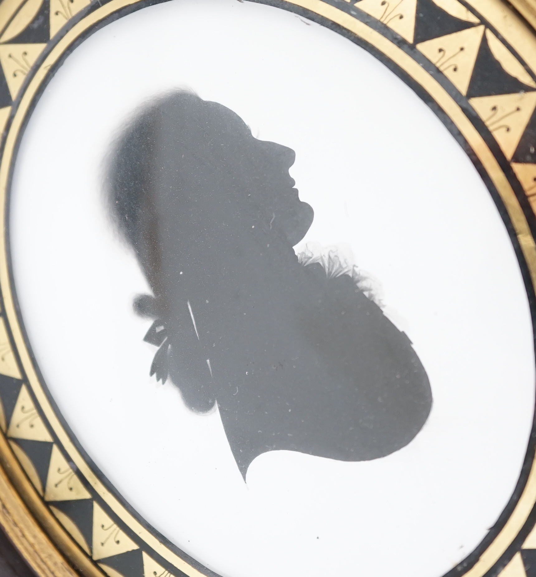 John Miers (1756-1821), Silhouette of a gentleman, painted plaster, 8.8 x 7cm.